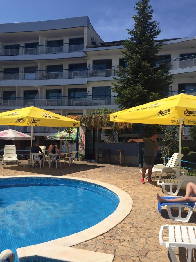 Hotel Iceberg Balchik Exterior photo