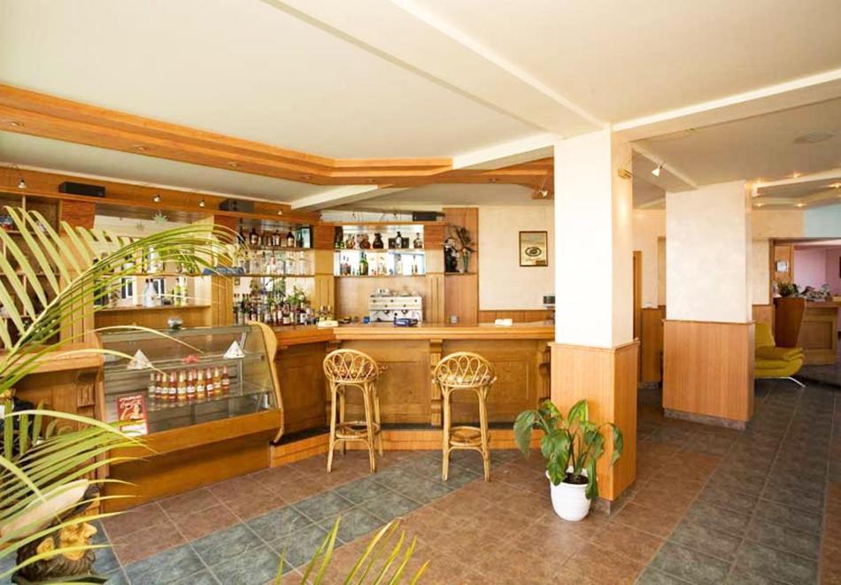 Hotel Iceberg Balchik Exterior photo