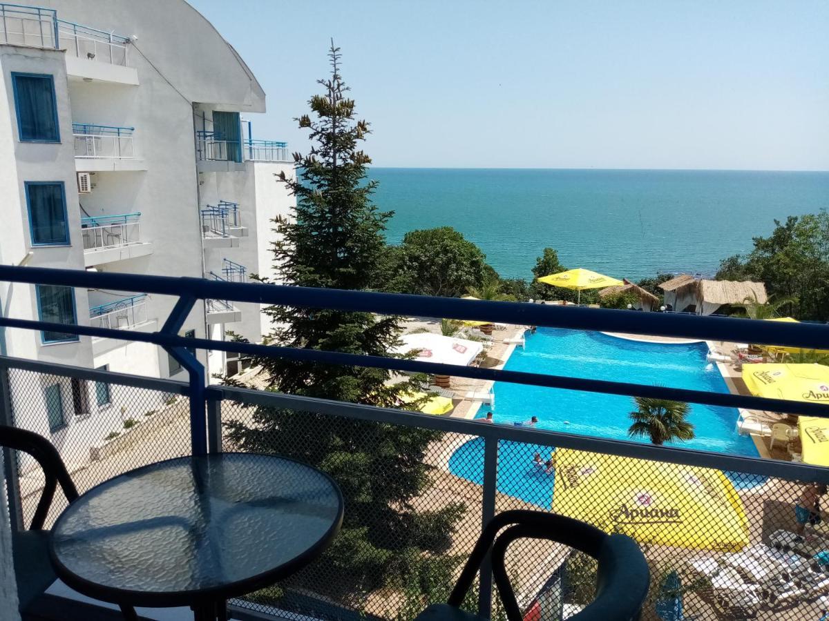 Hotel Iceberg Balchik Exterior photo