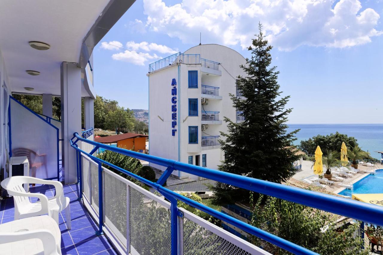 Hotel Iceberg Balchik Exterior photo