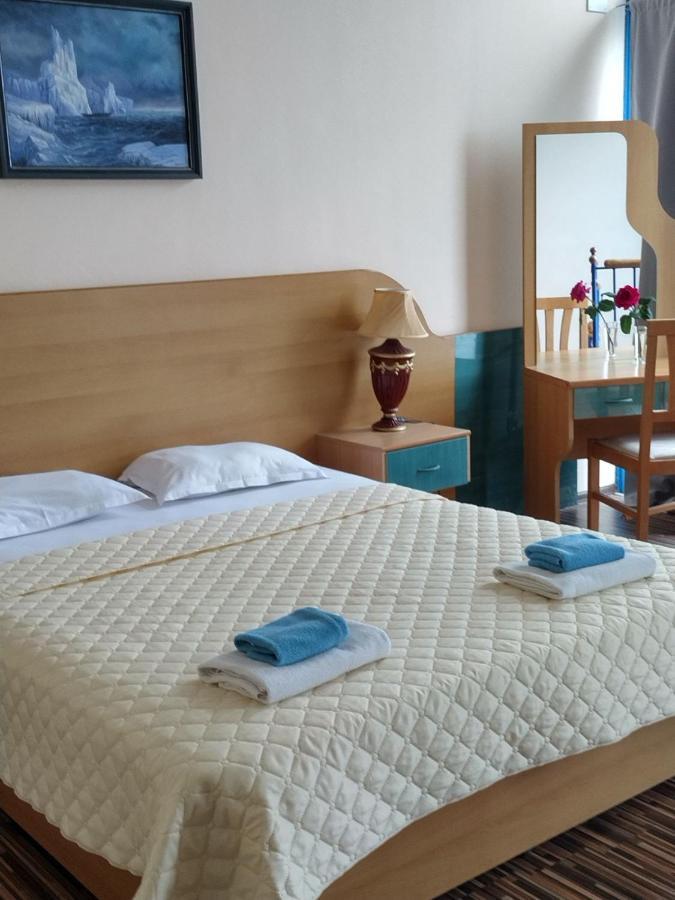 Hotel Iceberg Balchik Exterior photo