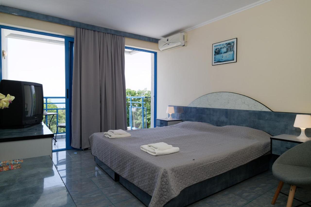 Hotel Iceberg Balchik Exterior photo
