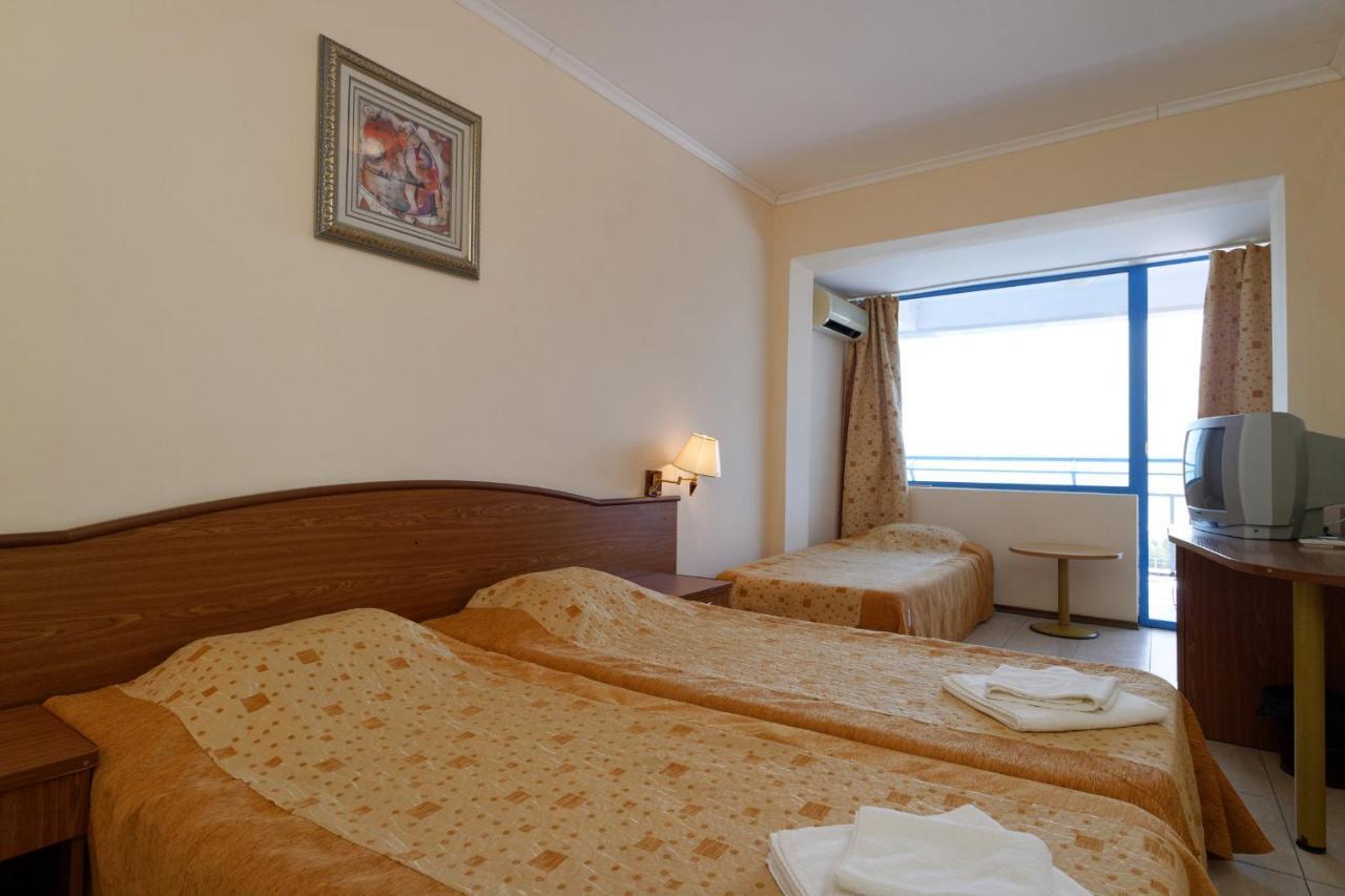 Hotel Iceberg Balchik Exterior photo